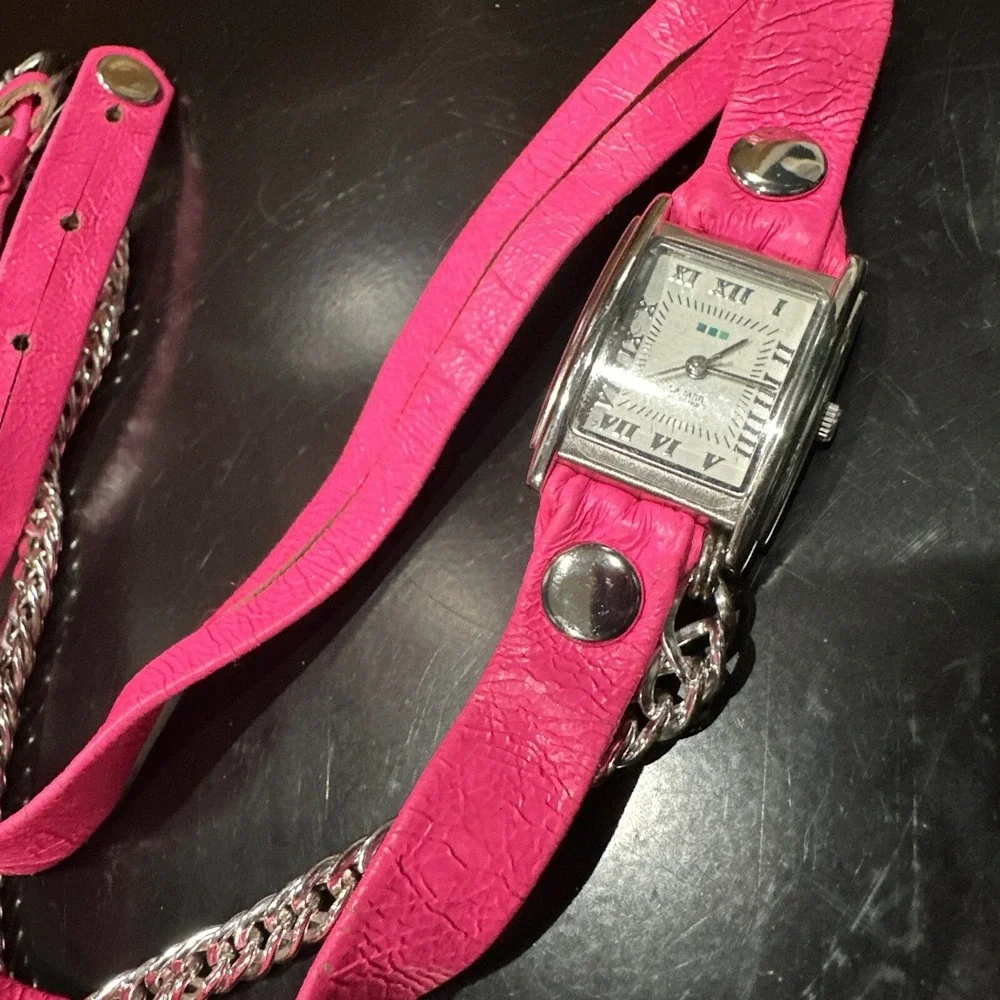 *Working* La Mer White Dial Rectangle Pink Faux Leather‎ Long Band Chain Watch